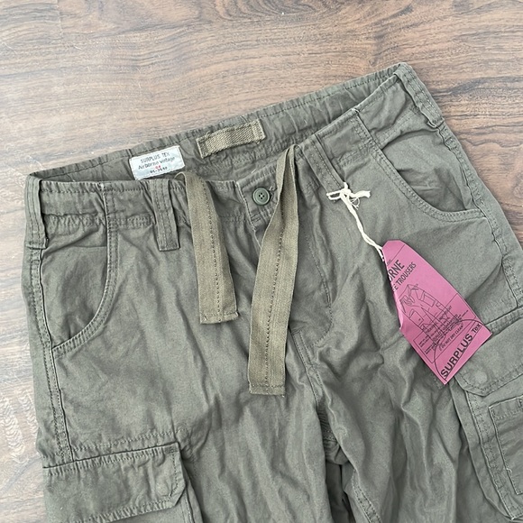 Oversized Cargo Pants in Olive Wash - Picture 4 of 6